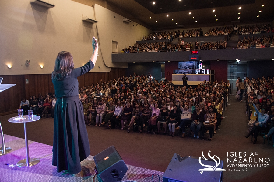 Conferencia El arte de ser Mujer