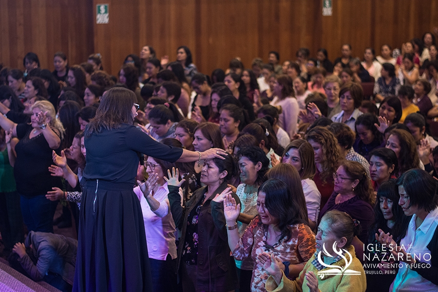 Conferencia El arte de ser Mujer