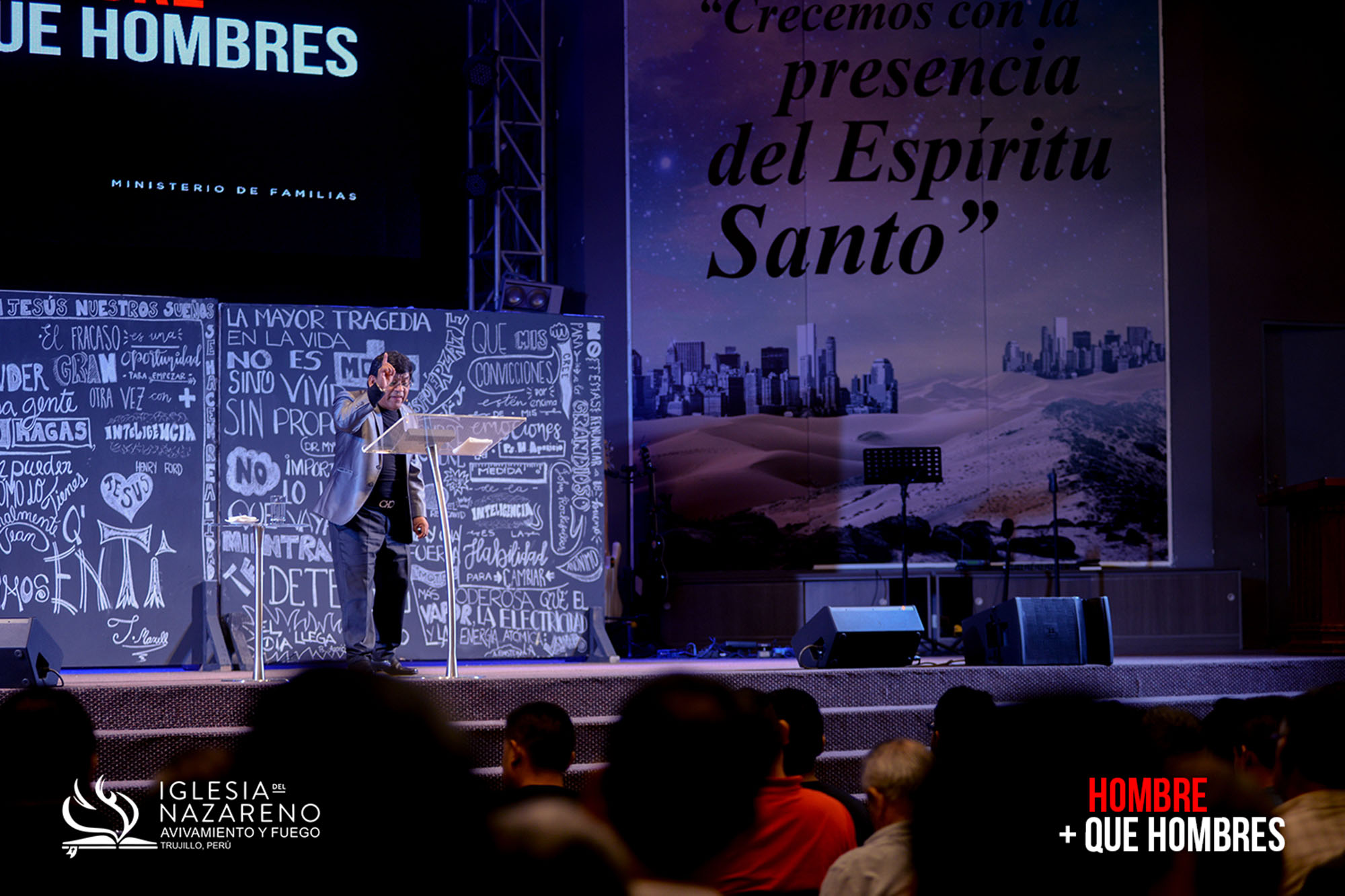 Conferencia Hombre + que Hombres