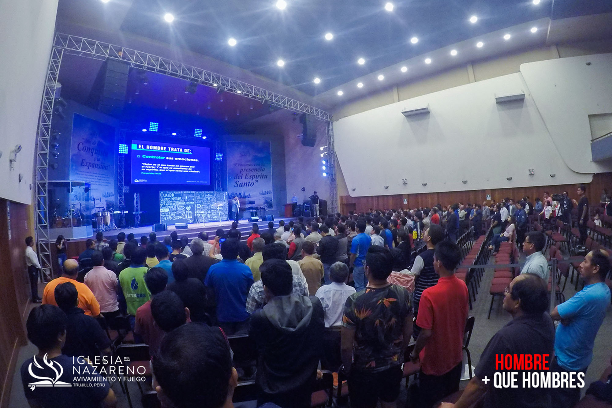 Conferencia Hombre + que Hombres
